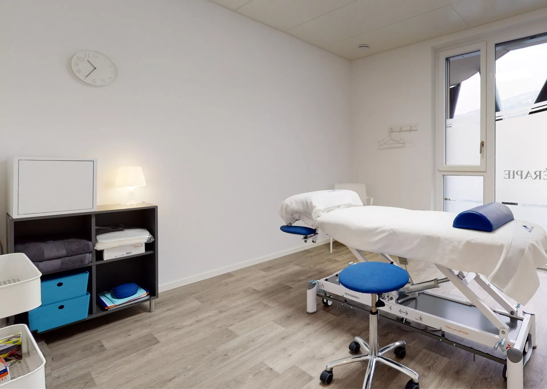 Cabine de soin de physiothérapie à Collombey chez Physio Clinics.